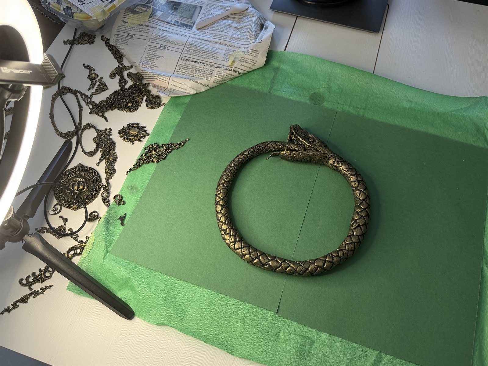 Ręcznie wykonany wąż Serpent City w pracowni